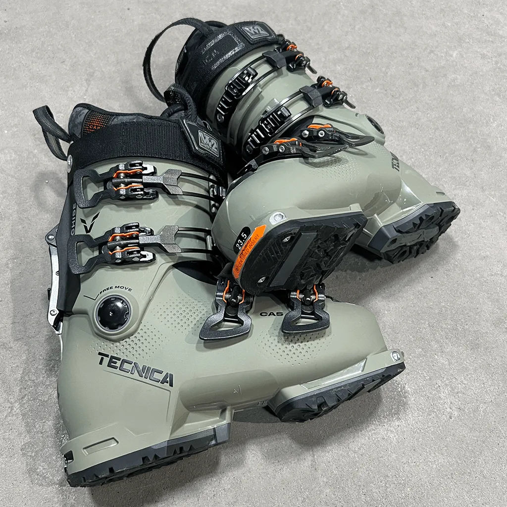 BARGAIN BIN - Tecnica Cochise 95 W DYN boots - 23.5