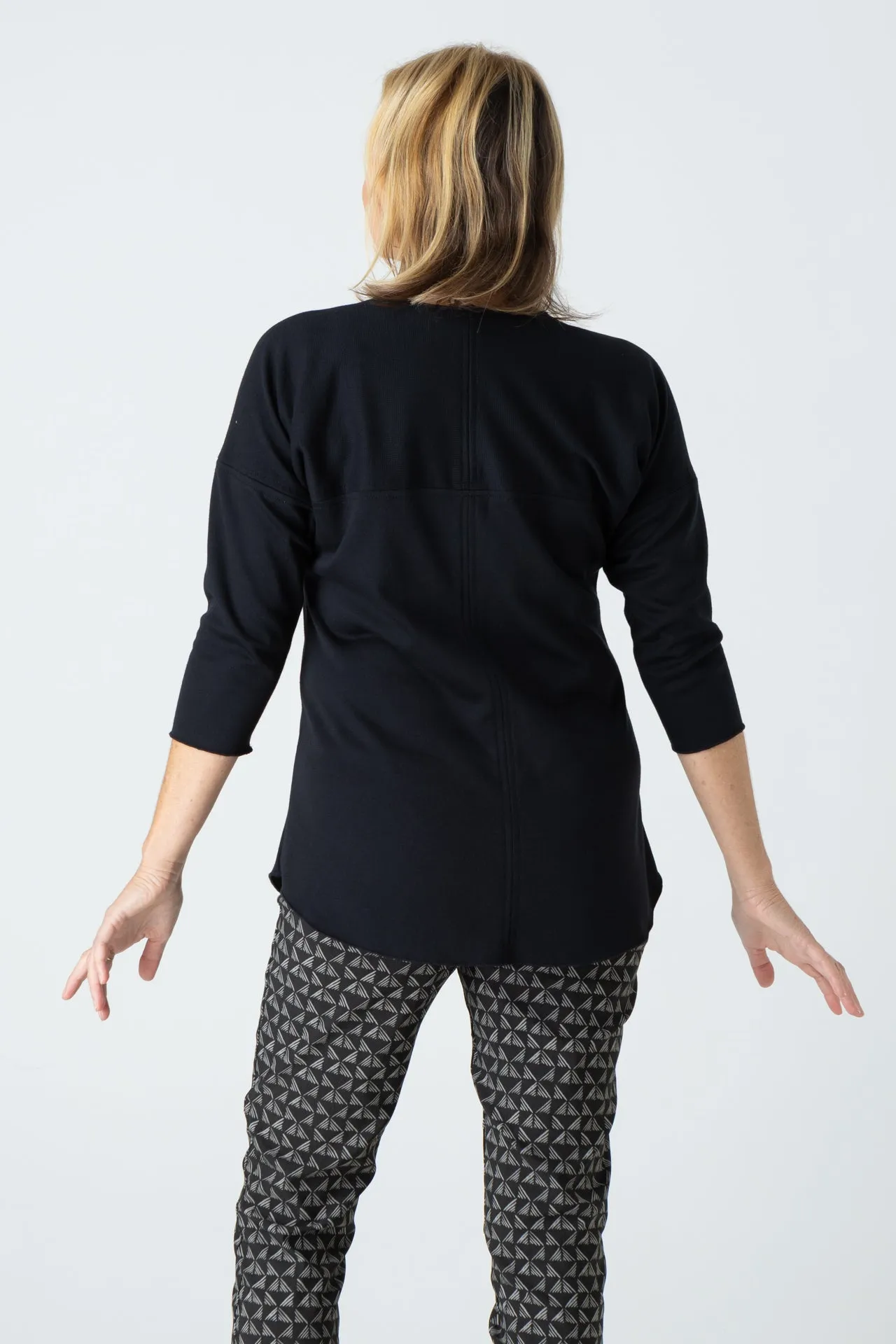 Black Feature Stitched Poly/Cotton 3/4 Sleeve Top