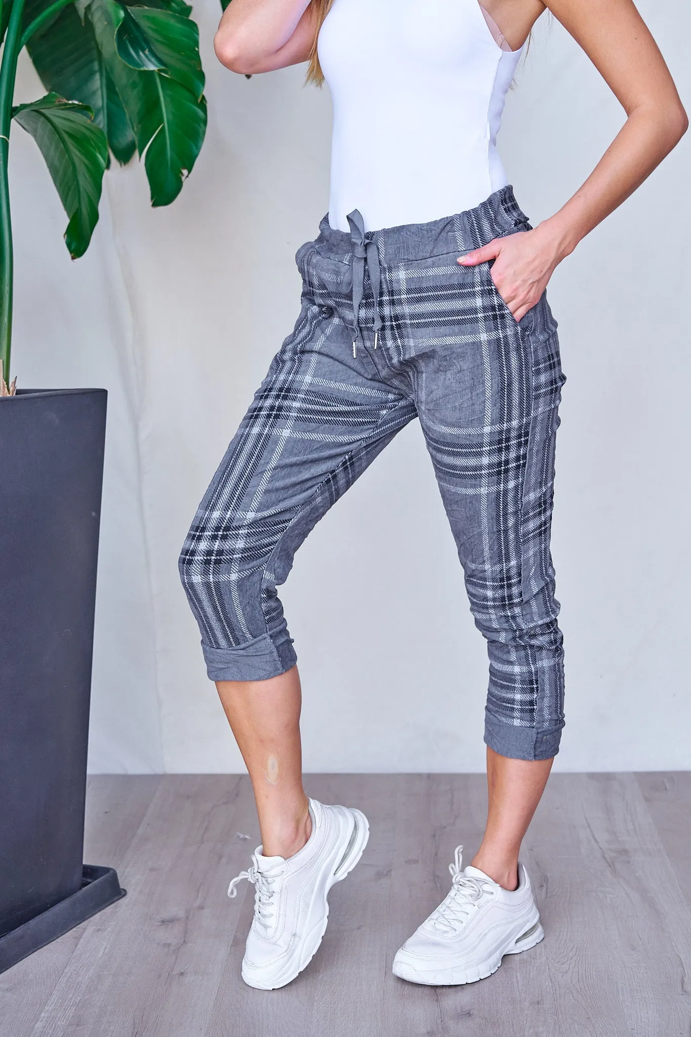 Comfy Plaid Pants with Pockets made in Italy