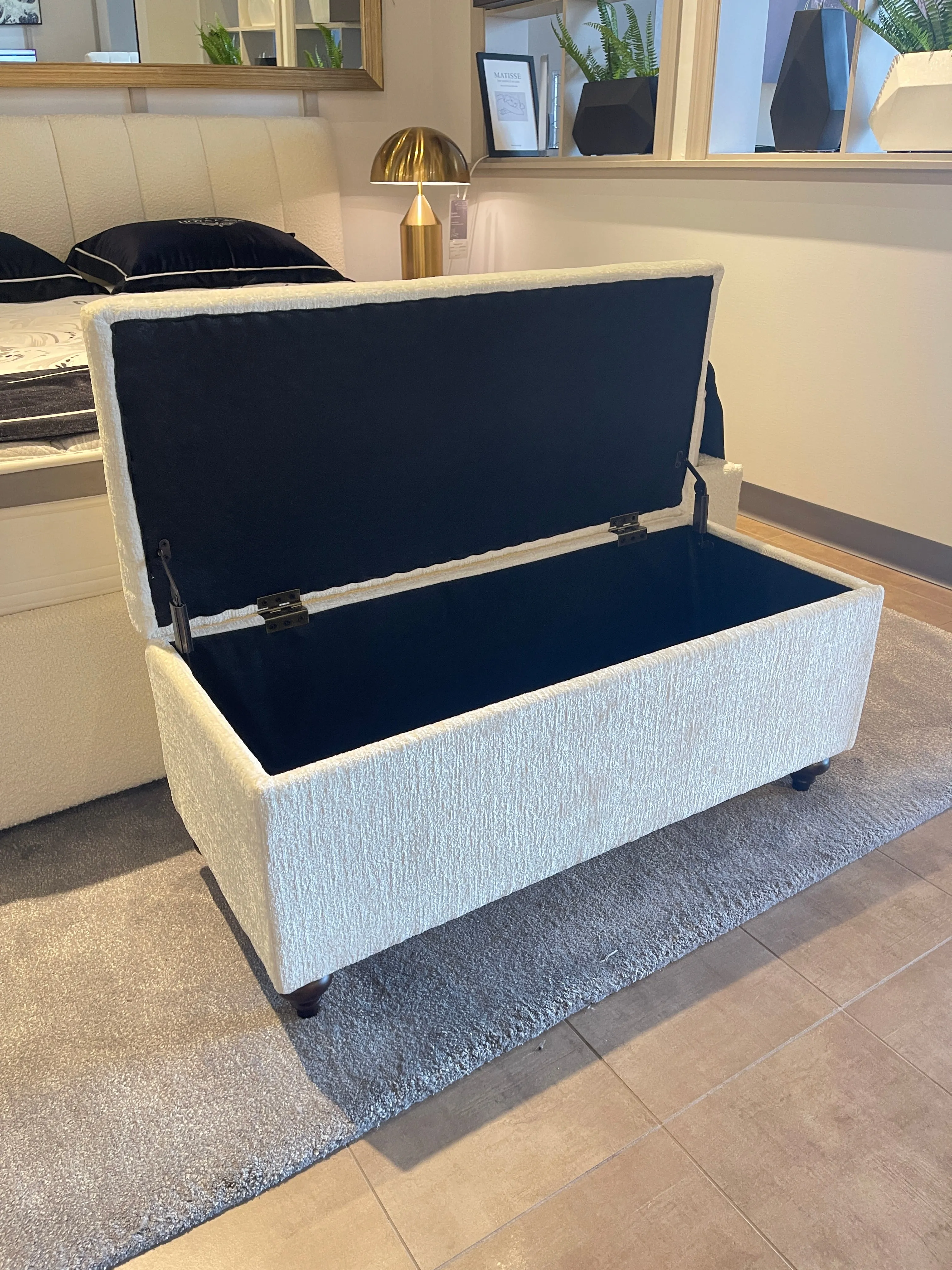 Elisa storage ottoman