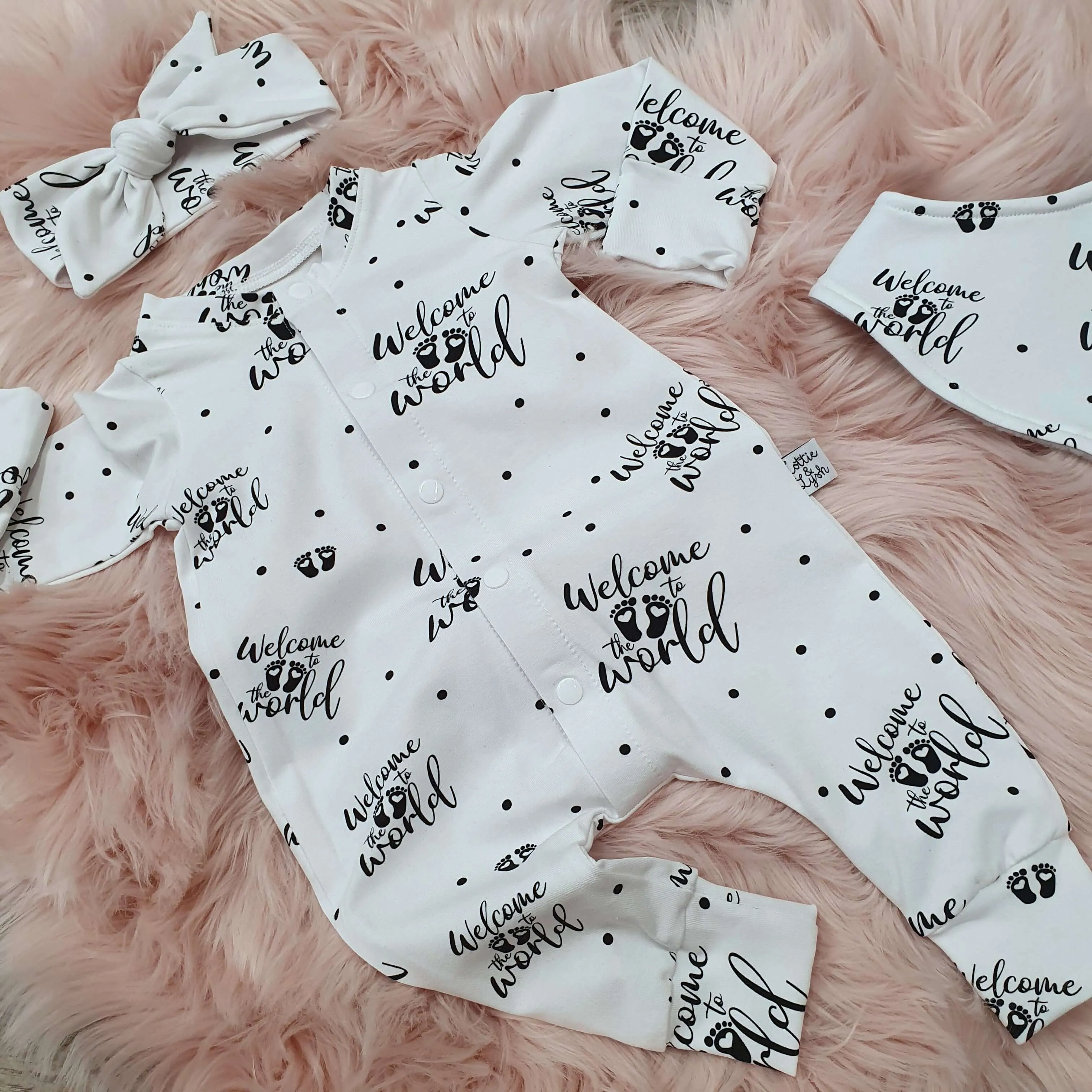 Welcome to the World - Newborn Coming Home Outfit